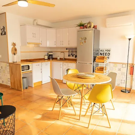 Cozy House - & Parking *