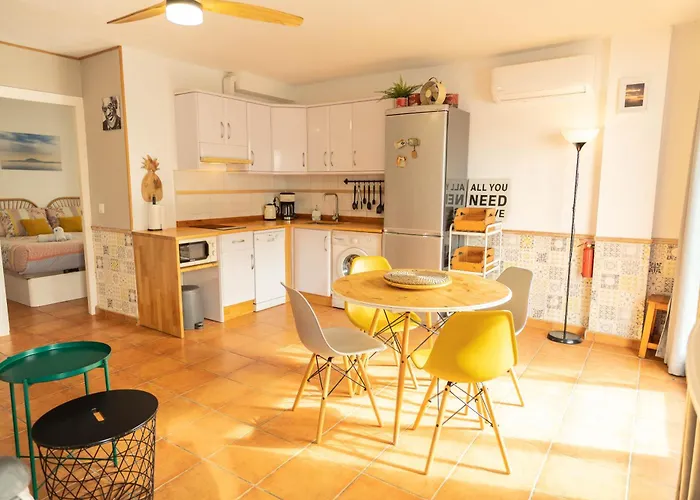 Cozy House - & Parking *